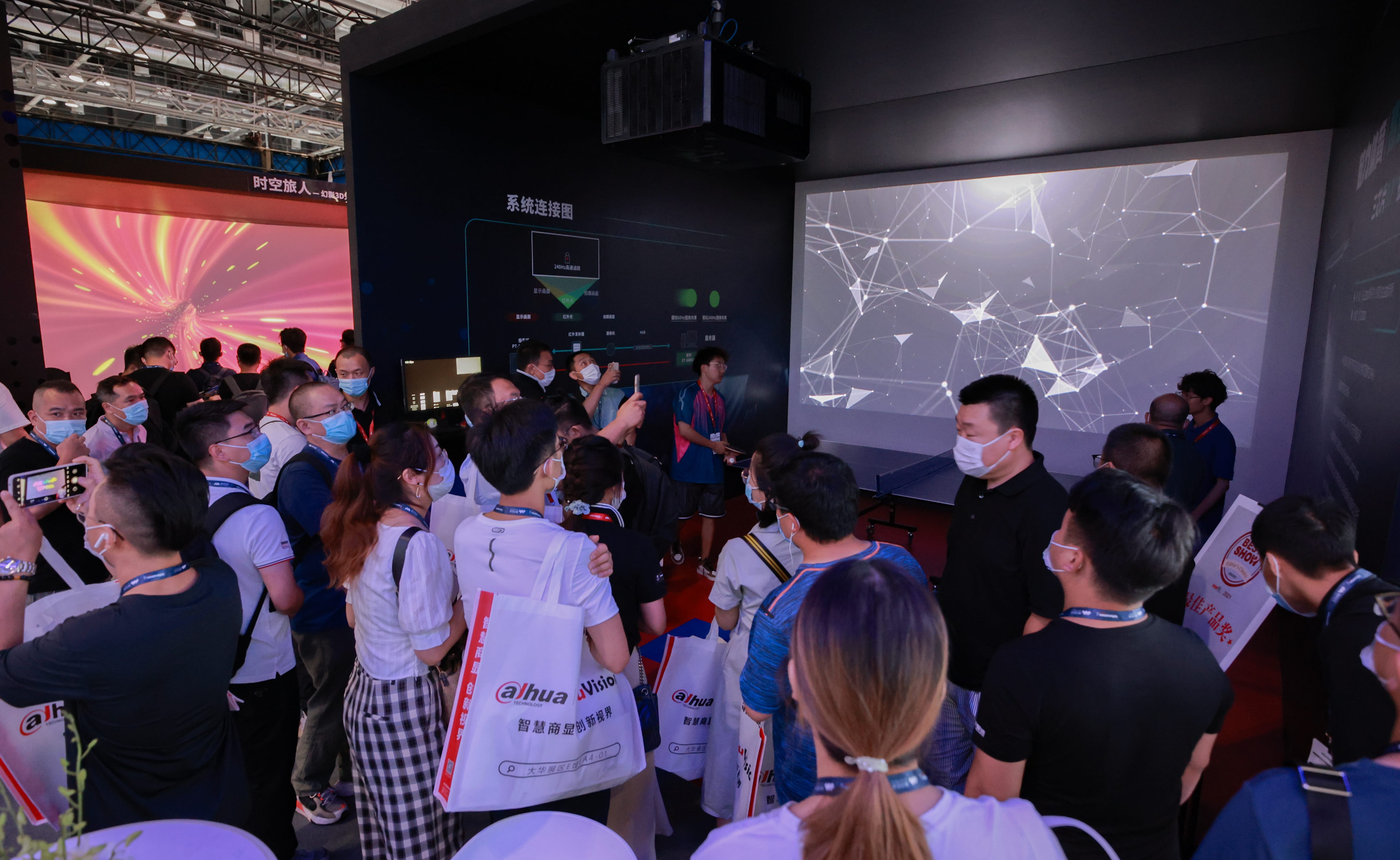 Show-Floor-Product-Demo-4-min.jpg